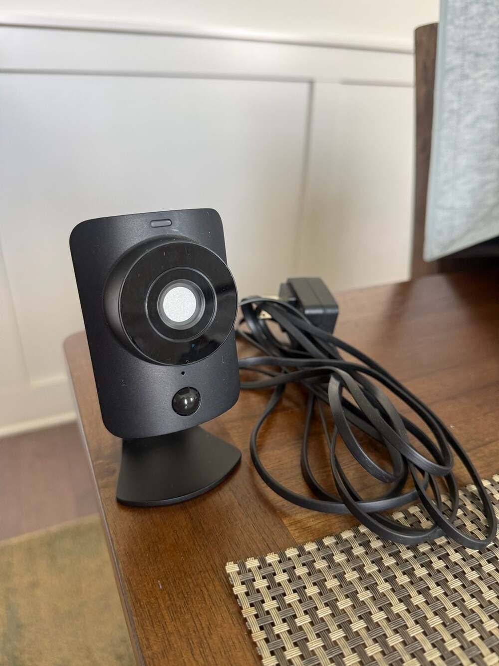 SimpliSafe SSCM2 Indoor 1080p HD Security Camera w/Power Adapter tested